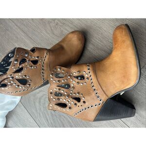 J. Renee brown booties size 37 studded country girl western unique leather ankle
